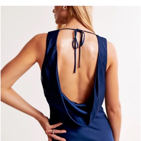 Abercrombie cowl back plunge satin maxi dress blue - Picture 4 of 5